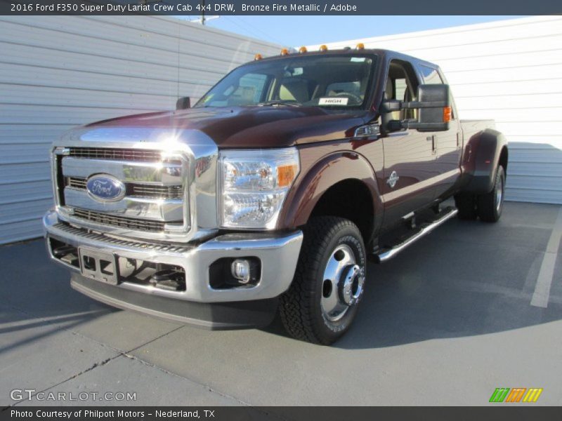 Front 3/4 View of 2016 F350 Super Duty Lariat Crew Cab 4x4 DRW