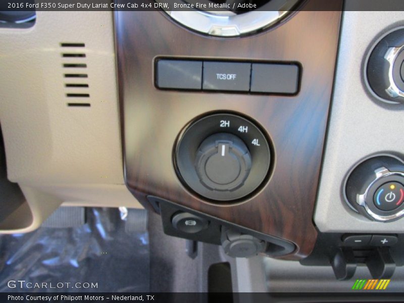 Controls of 2016 F350 Super Duty Lariat Crew Cab 4x4 DRW