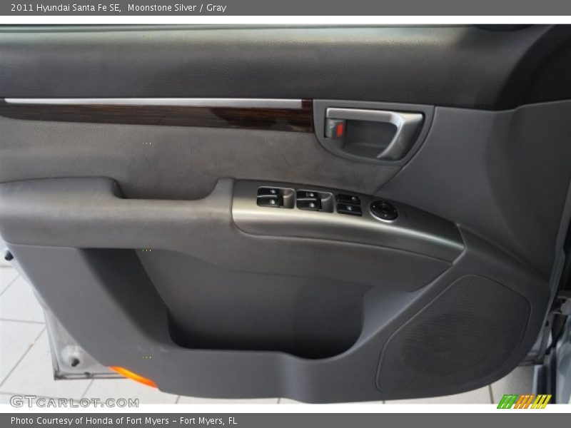 Moonstone Silver / Gray 2011 Hyundai Santa Fe SE