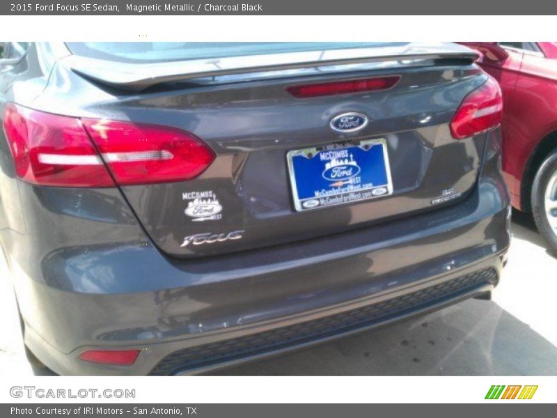 Magnetic Metallic / Charcoal Black 2015 Ford Focus SE Sedan
