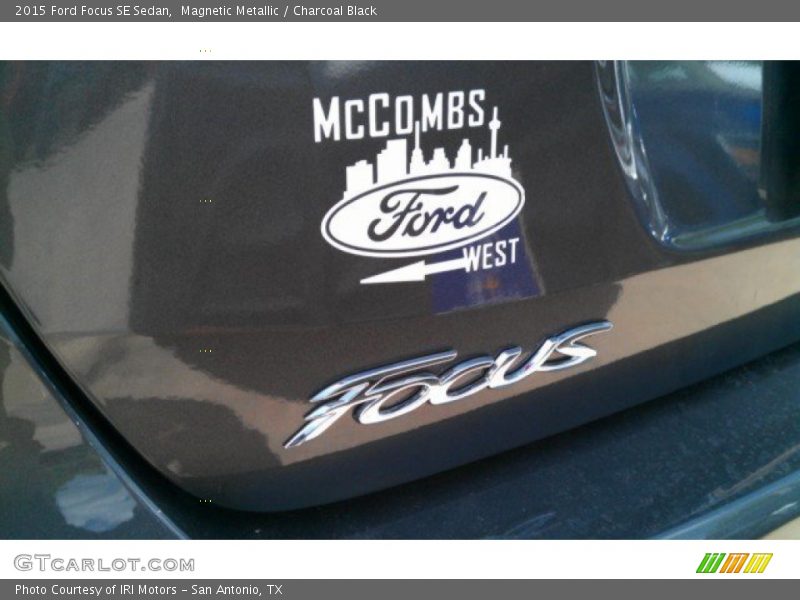 Magnetic Metallic / Charcoal Black 2015 Ford Focus SE Sedan