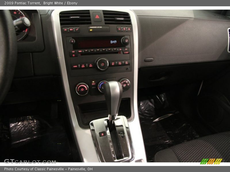 Bright White / Ebony 2009 Pontiac Torrent