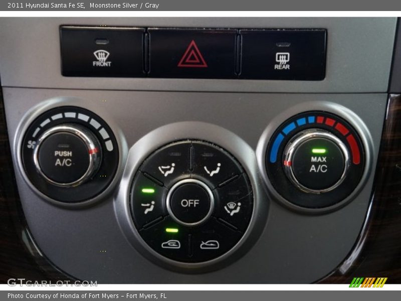 Moonstone Silver / Gray 2011 Hyundai Santa Fe SE