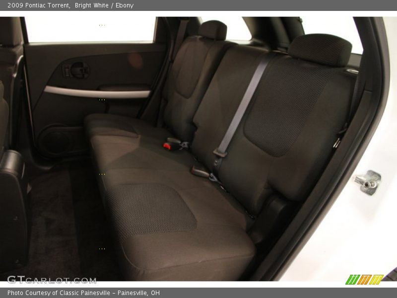 Bright White / Ebony 2009 Pontiac Torrent