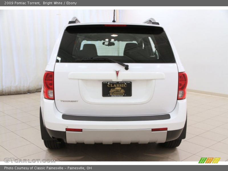 Bright White / Ebony 2009 Pontiac Torrent