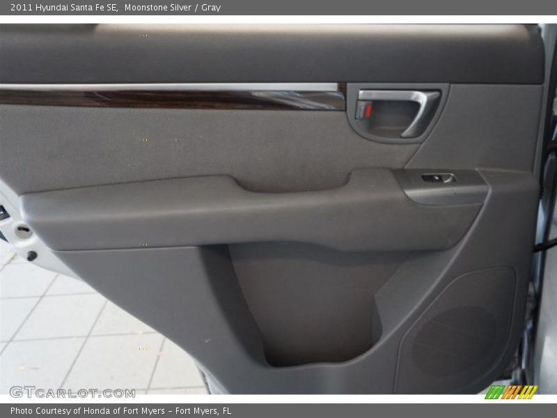 Moonstone Silver / Gray 2011 Hyundai Santa Fe SE