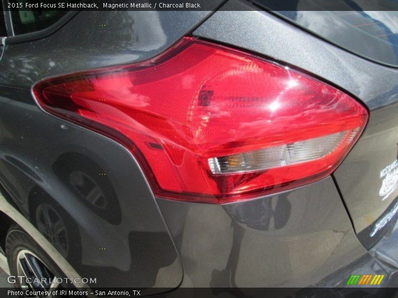 Magnetic Metallic / Charcoal Black 2015 Ford Focus SE Hatchback