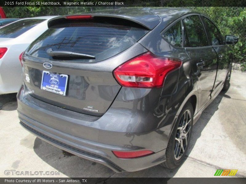 Magnetic Metallic / Charcoal Black 2015 Ford Focus SE Hatchback
