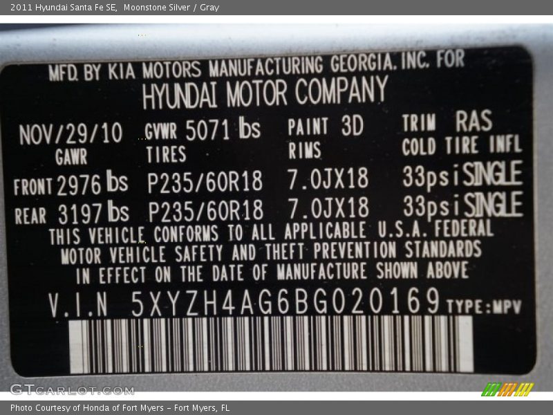 Moonstone Silver / Gray 2011 Hyundai Santa Fe SE