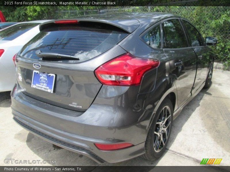 Magnetic Metallic / Charcoal Black 2015 Ford Focus SE Hatchback