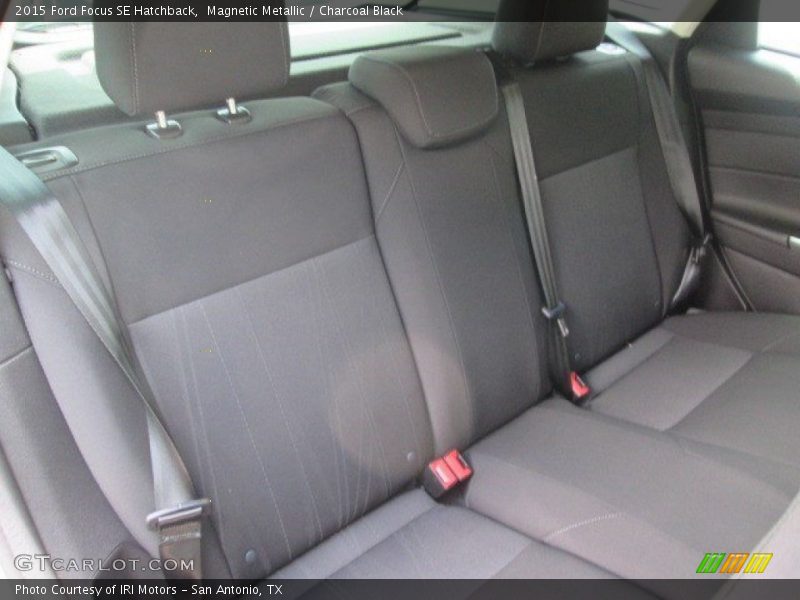 Magnetic Metallic / Charcoal Black 2015 Ford Focus SE Hatchback