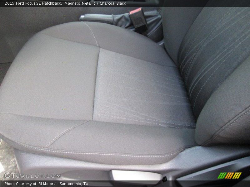 Magnetic Metallic / Charcoal Black 2015 Ford Focus SE Hatchback