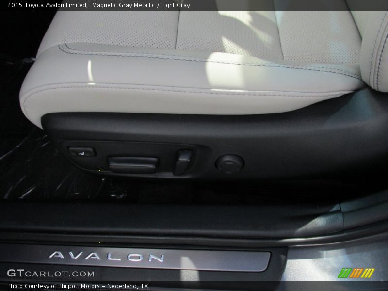 Magnetic Gray Metallic / Light Gray 2015 Toyota Avalon Limited