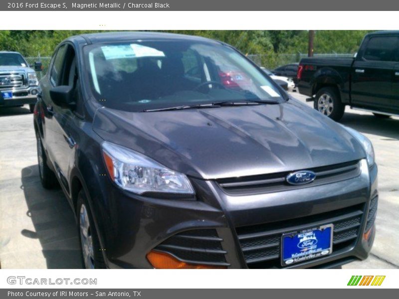 Magnetic Metallic / Charcoal Black 2016 Ford Escape S