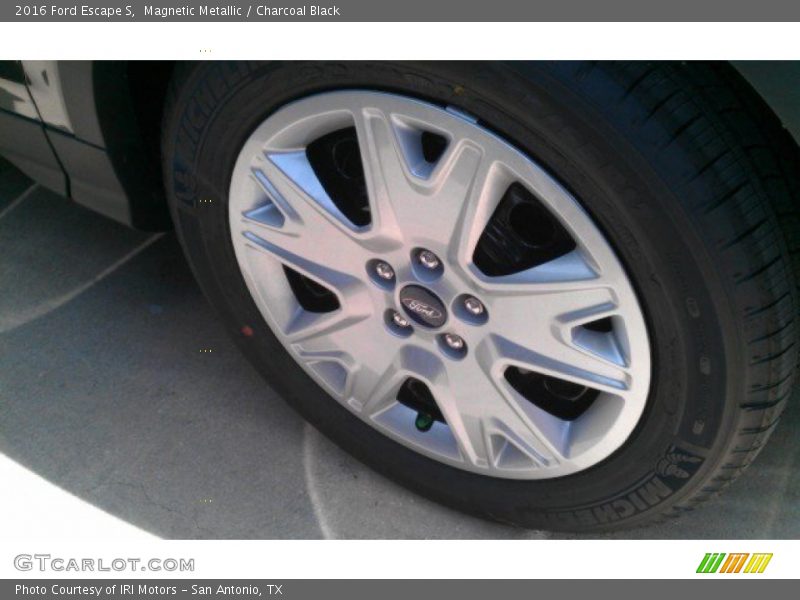 Magnetic Metallic / Charcoal Black 2016 Ford Escape S