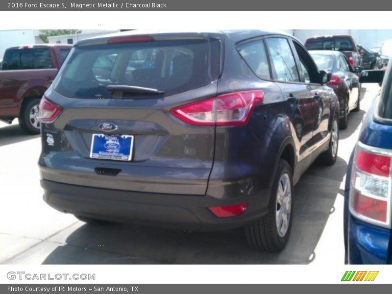 Magnetic Metallic / Charcoal Black 2016 Ford Escape S