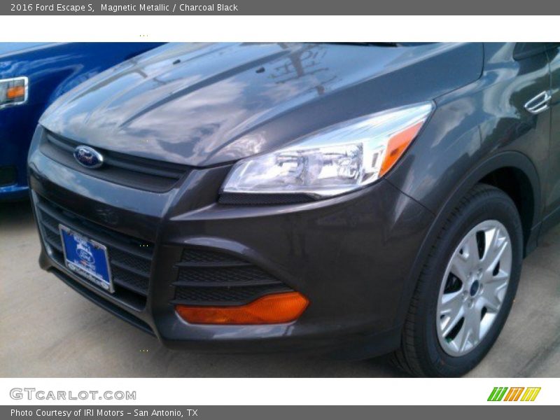 Magnetic Metallic / Charcoal Black 2016 Ford Escape S
