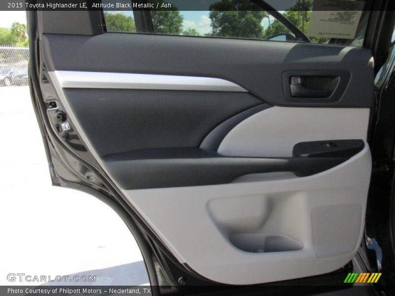 Attitude Black Metallic / Ash 2015 Toyota Highlander LE