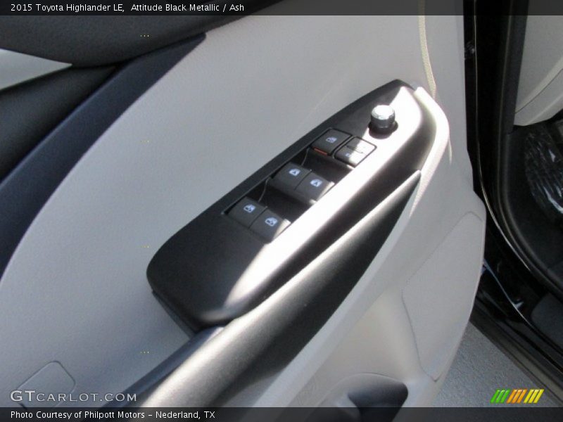 Attitude Black Metallic / Ash 2015 Toyota Highlander LE