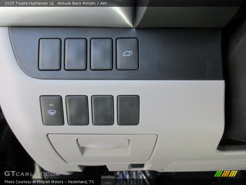 Attitude Black Metallic / Ash 2015 Toyota Highlander LE
