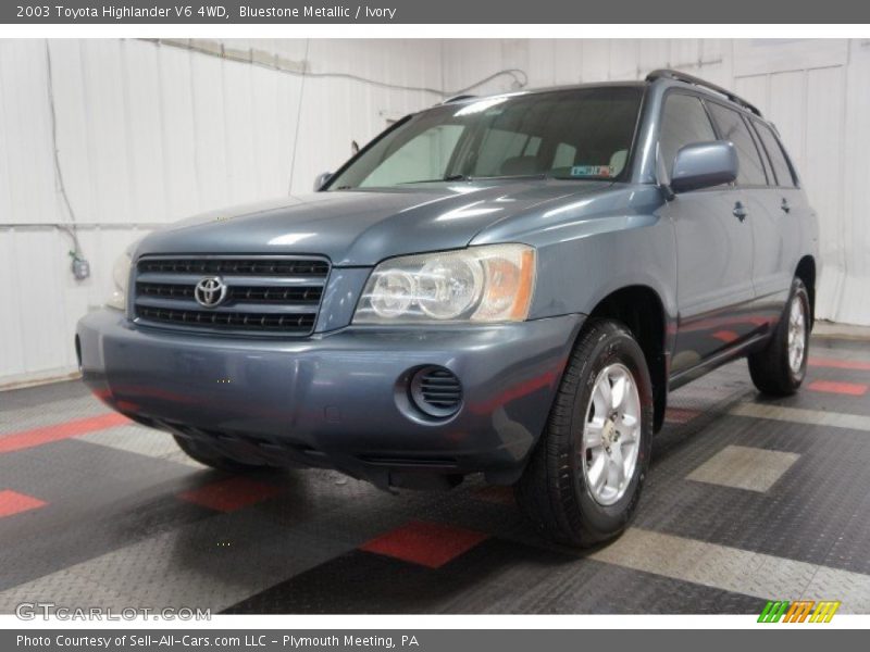 Bluestone Metallic / Ivory 2003 Toyota Highlander V6 4WD