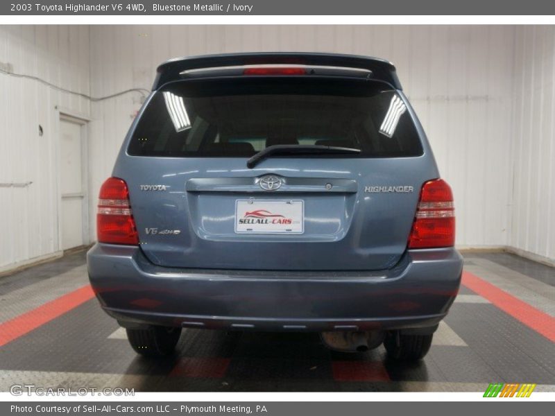 Bluestone Metallic / Ivory 2003 Toyota Highlander V6 4WD