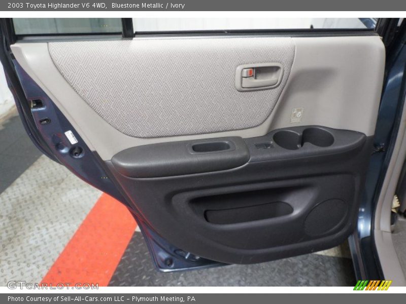 Bluestone Metallic / Ivory 2003 Toyota Highlander V6 4WD