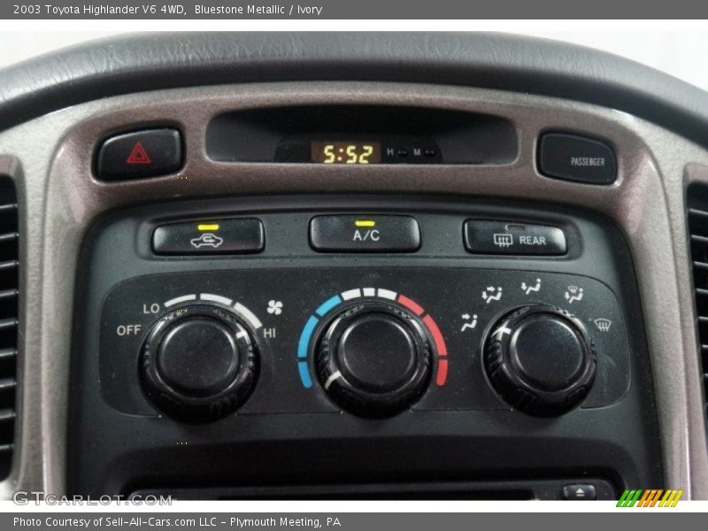 Bluestone Metallic / Ivory 2003 Toyota Highlander V6 4WD