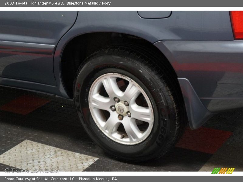 Bluestone Metallic / Ivory 2003 Toyota Highlander V6 4WD