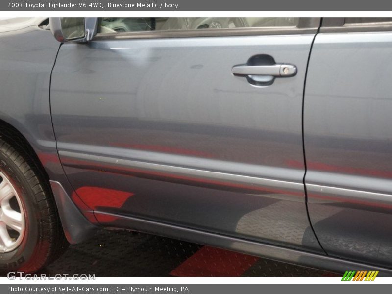 Bluestone Metallic / Ivory 2003 Toyota Highlander V6 4WD