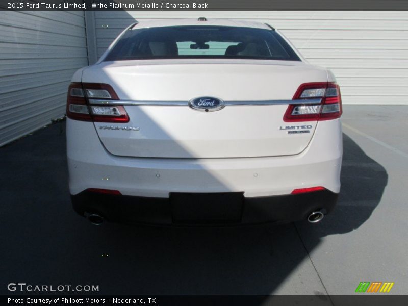 White Platinum Metallic / Charcoal Black 2015 Ford Taurus Limited