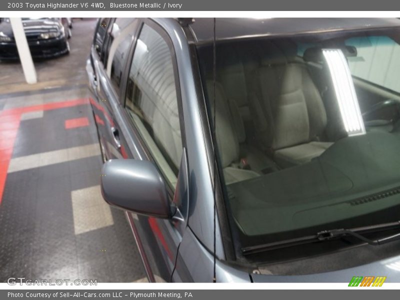 Bluestone Metallic / Ivory 2003 Toyota Highlander V6 4WD