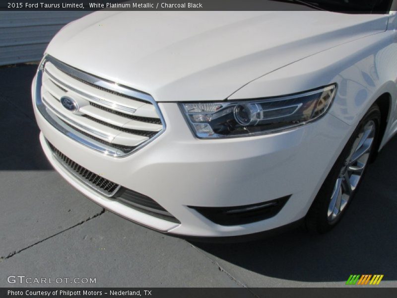 White Platinum Metallic / Charcoal Black 2015 Ford Taurus Limited