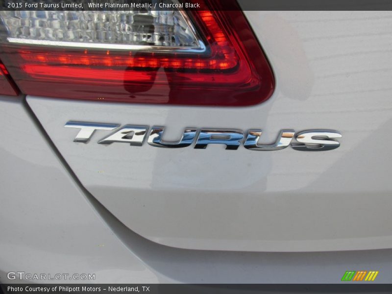 White Platinum Metallic / Charcoal Black 2015 Ford Taurus Limited