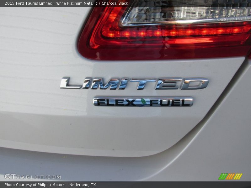 White Platinum Metallic / Charcoal Black 2015 Ford Taurus Limited