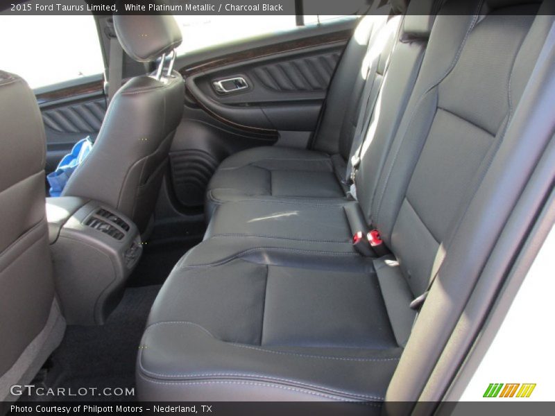 White Platinum Metallic / Charcoal Black 2015 Ford Taurus Limited