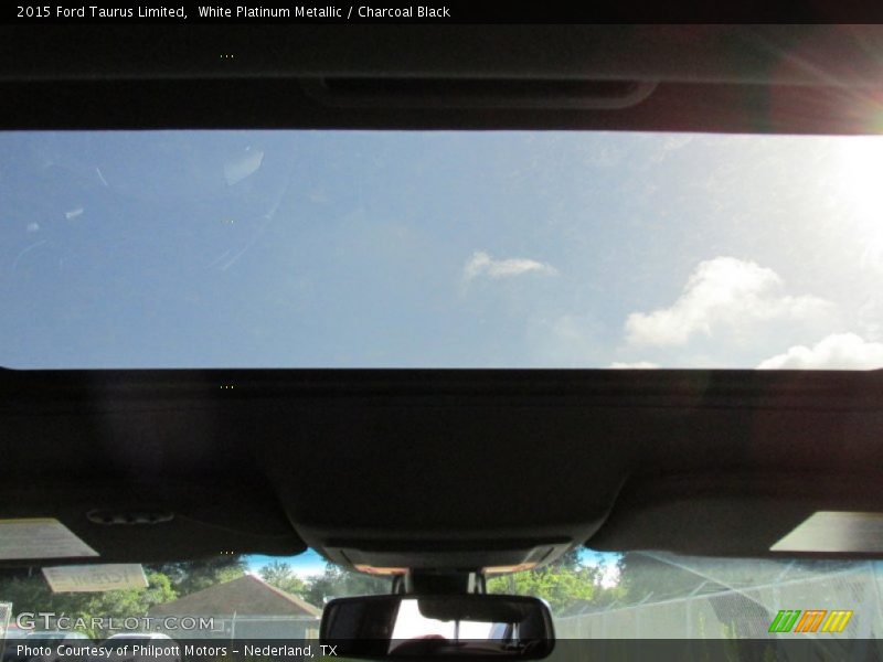 White Platinum Metallic / Charcoal Black 2015 Ford Taurus Limited