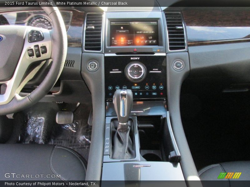 White Platinum Metallic / Charcoal Black 2015 Ford Taurus Limited