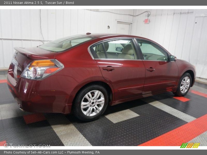 Tuscan Sun / Blond 2011 Nissan Altima 2.5 S