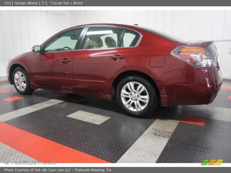Tuscan Sun / Blond 2011 Nissan Altima 2.5 S
