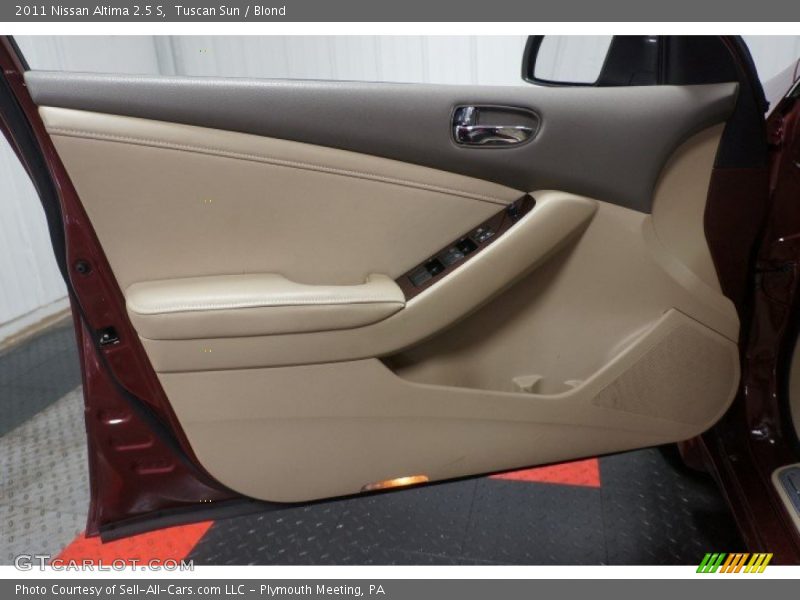 Tuscan Sun / Blond 2011 Nissan Altima 2.5 S