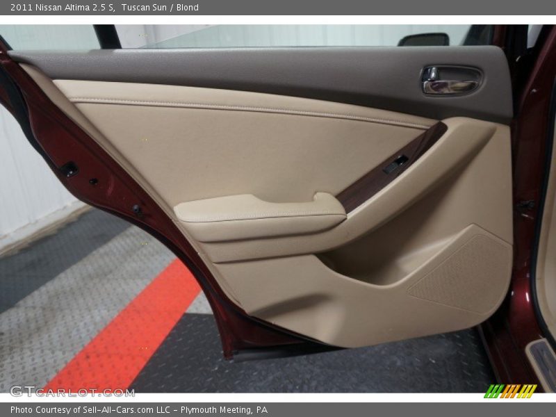 Tuscan Sun / Blond 2011 Nissan Altima 2.5 S