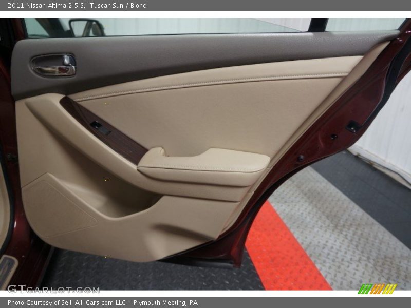 Tuscan Sun / Blond 2011 Nissan Altima 2.5 S