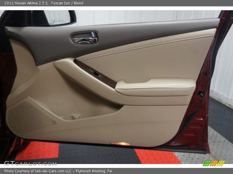 Tuscan Sun / Blond 2011 Nissan Altima 2.5 S