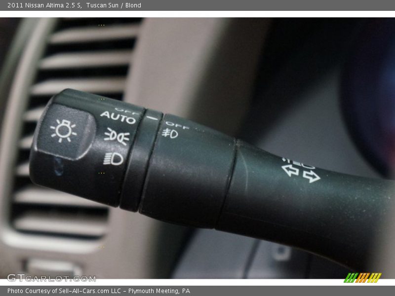 Tuscan Sun / Blond 2011 Nissan Altima 2.5 S
