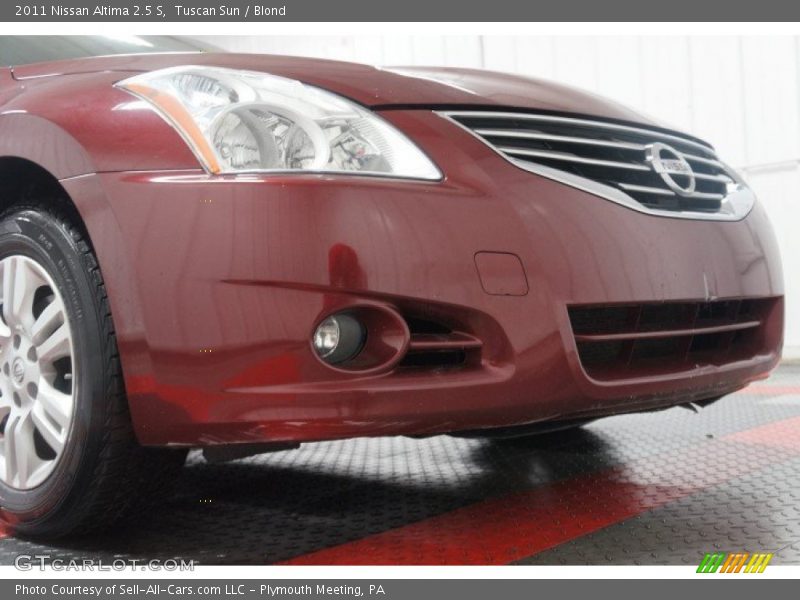 Tuscan Sun / Blond 2011 Nissan Altima 2.5 S