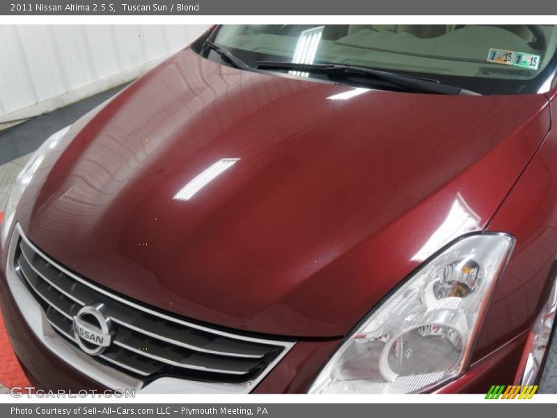 Tuscan Sun / Blond 2011 Nissan Altima 2.5 S