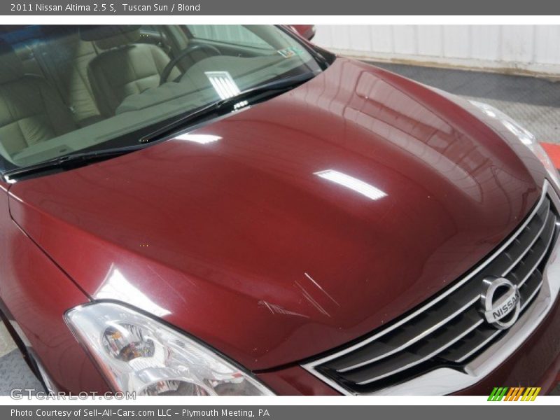 Tuscan Sun / Blond 2011 Nissan Altima 2.5 S