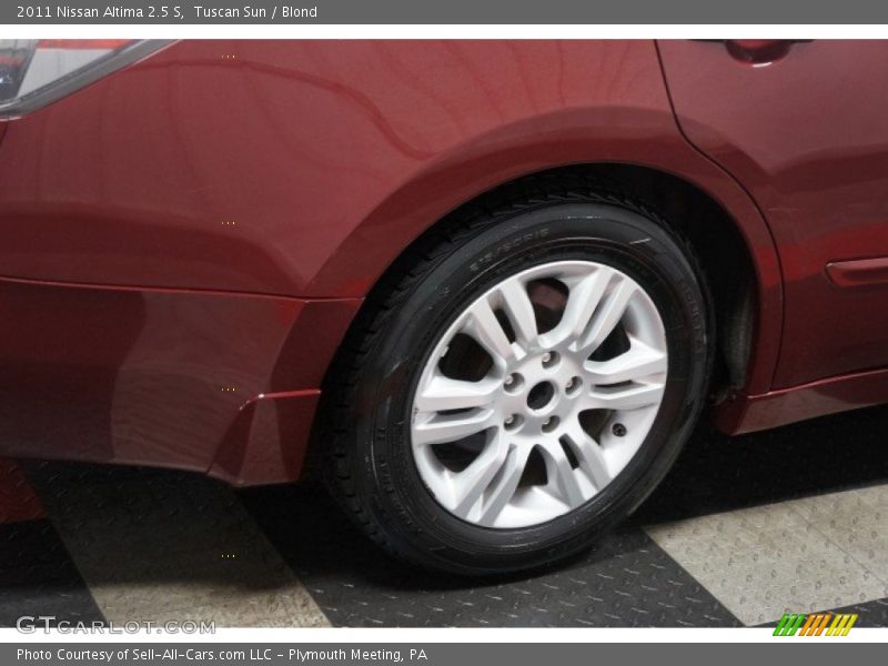 Tuscan Sun / Blond 2011 Nissan Altima 2.5 S