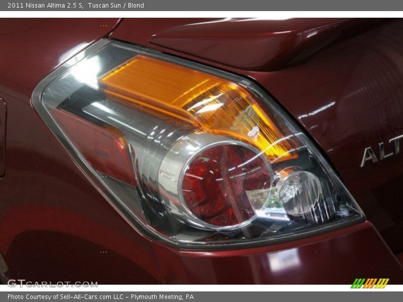 Tuscan Sun / Blond 2011 Nissan Altima 2.5 S